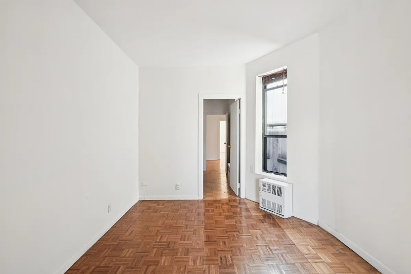 Building Photo - 323A E 89th St