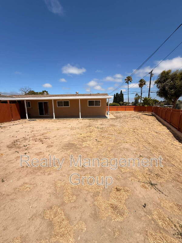 Building Photo - 98 E Palomar St