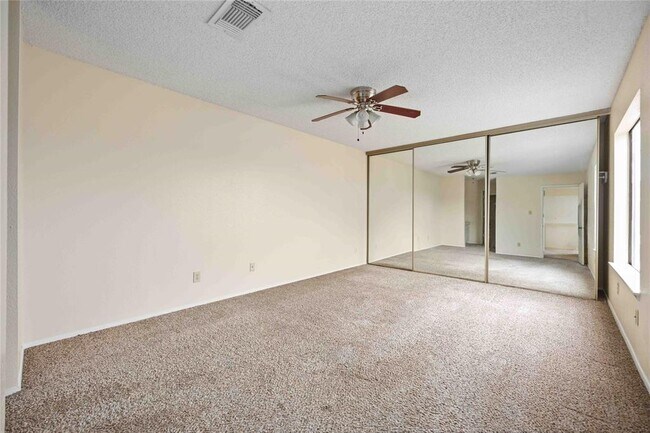Building Photo - 12033 Bob White Dr