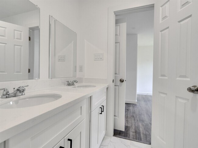 Building Photo - 6742 Madrid St