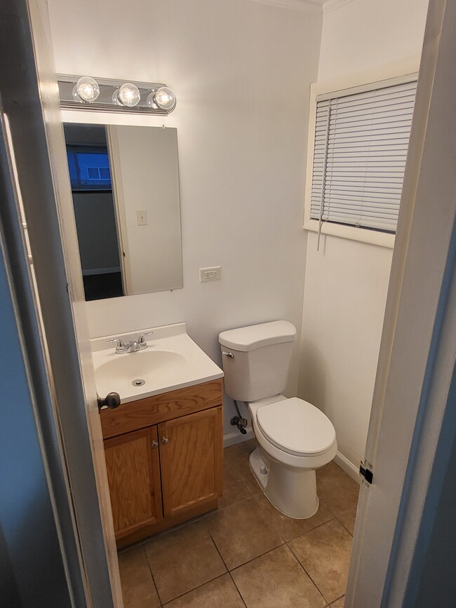 Building Photo - 517 Lakewood Blvd