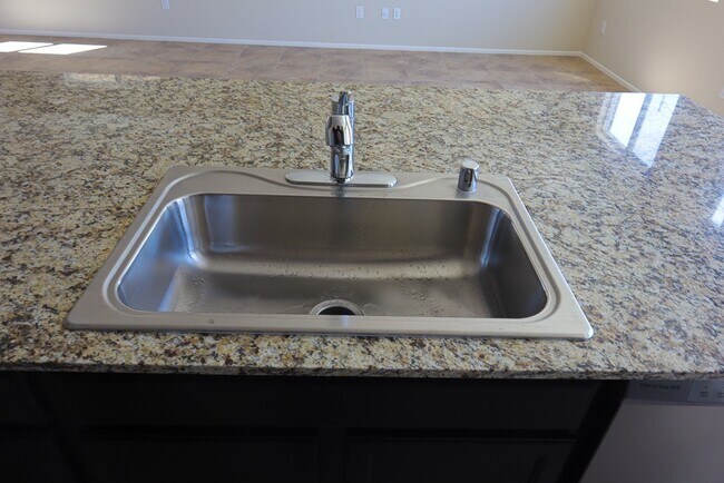 Building Photo - Brand New Gated 4-Bed, 3-Bath Townhome wit...