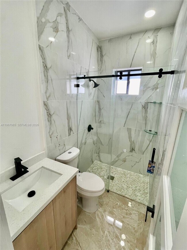 Building Photo - 435 N Quebrada St