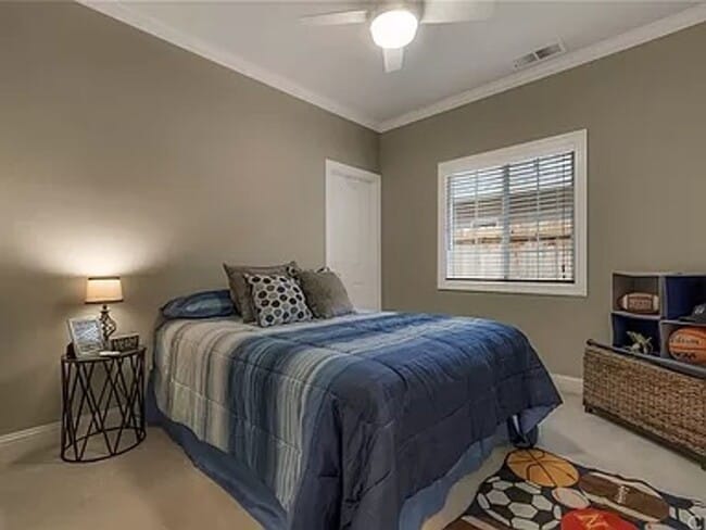 Building Photo - This fabulous 3bd/2ba plus office home sits on a large lot!