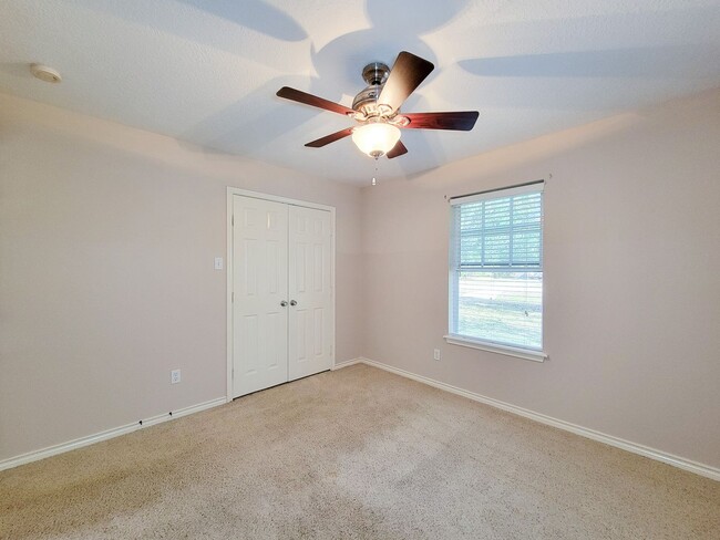 Building Photo - Welcome to your next home in the heart of Downtown Cleveland, Texas! This inviting 3-bedroom, 2-b...