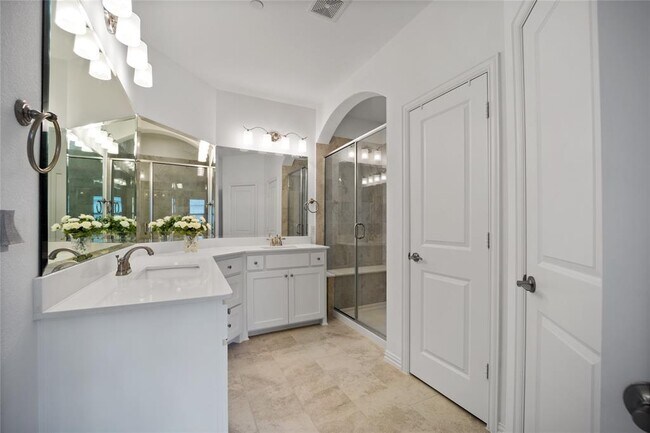 Building Photo - 3116 Gaylord Dr