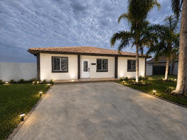 Building Photo - 13435 SW 257th Terrace