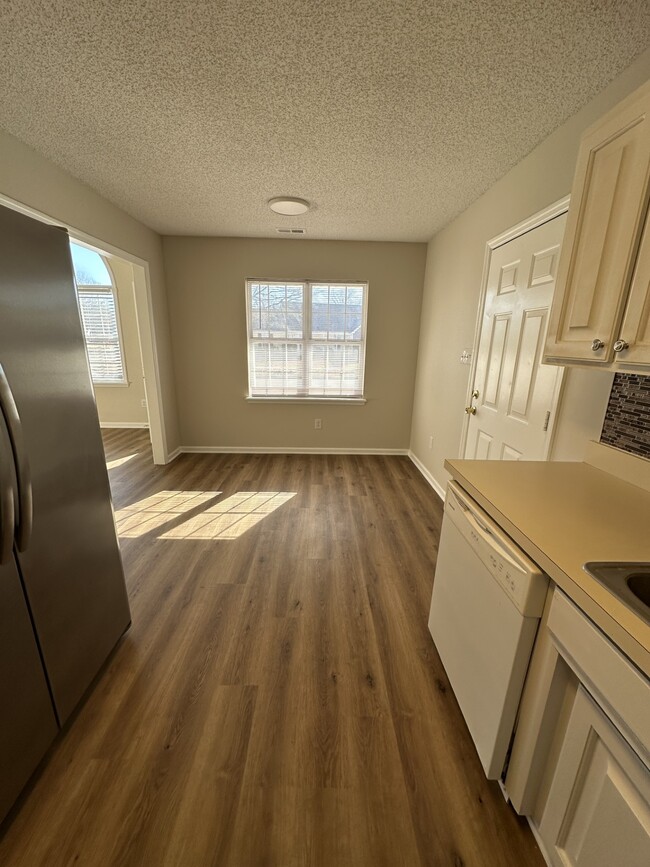 Building Photo - 706 Jimmies Creek Dr