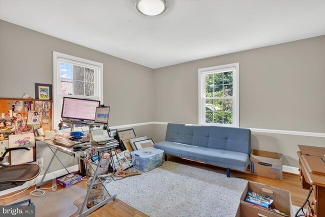 Building Photo - 7215 Rollingwood Dr