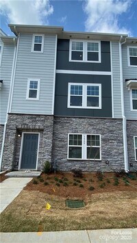 Building Photo - 3860 Memorial Pkwy