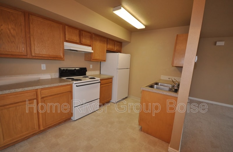 Building Photo - 1329 N Stephanie Ln