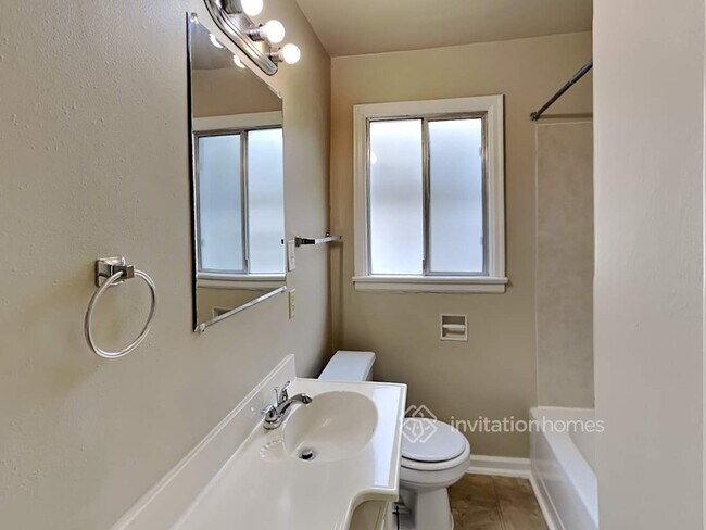 Building Photo - 6423 100th St SW