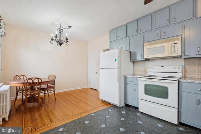 Building Photo - 3227 Fuller St