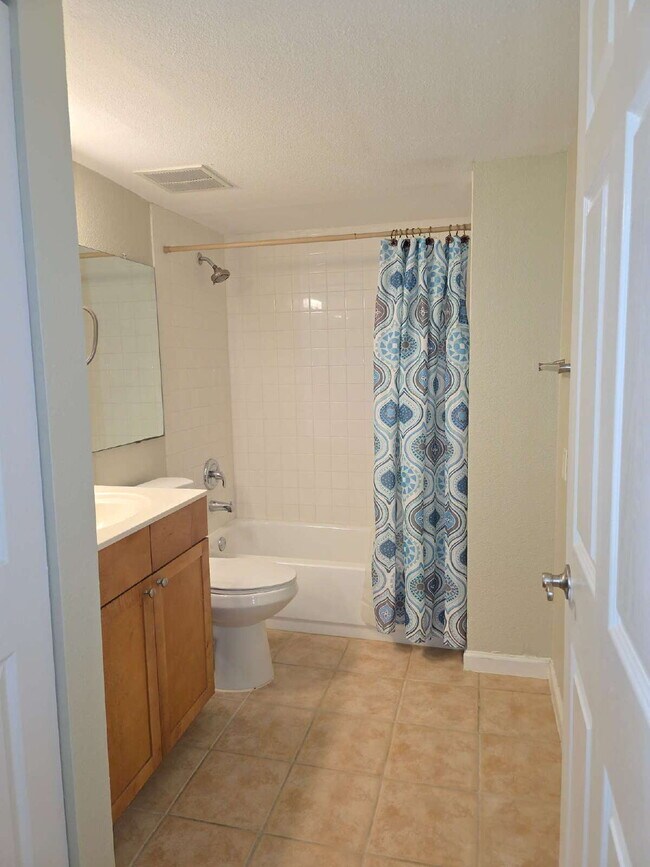 Building Photo - 1 bedroom condo in The Fountains at Countr...