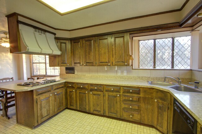 Building Photo - 7890 Blackman Ferry Rd