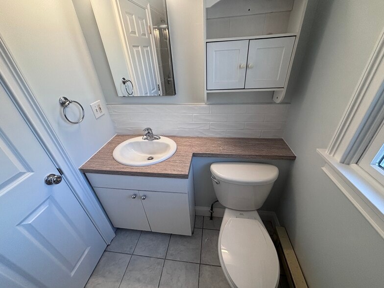 Building Photo - 101 Ponus Ave