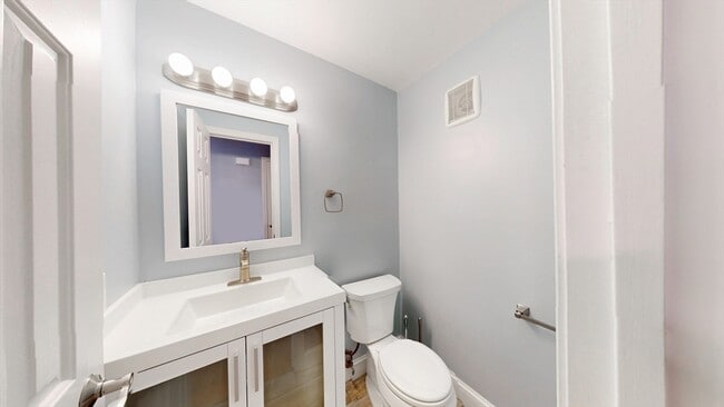 Building Photo - 2 Glenbrook Ln