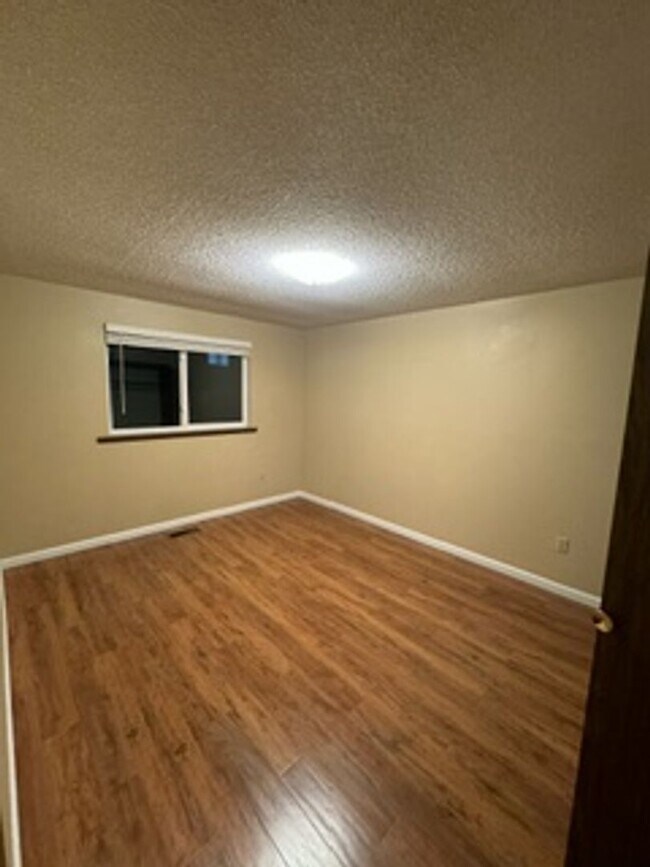 Building Photo - Villalpando - 1218-1222 Summers Lane PM 9-...