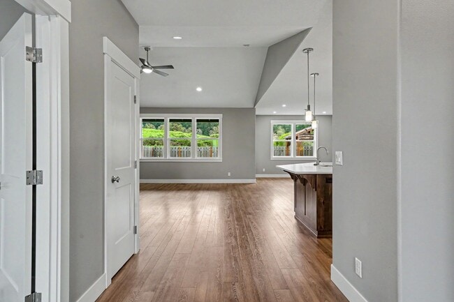 Building Photo - Fabulous 4 bed, 2 bath in Crawford Crossing - Turner, Oregon