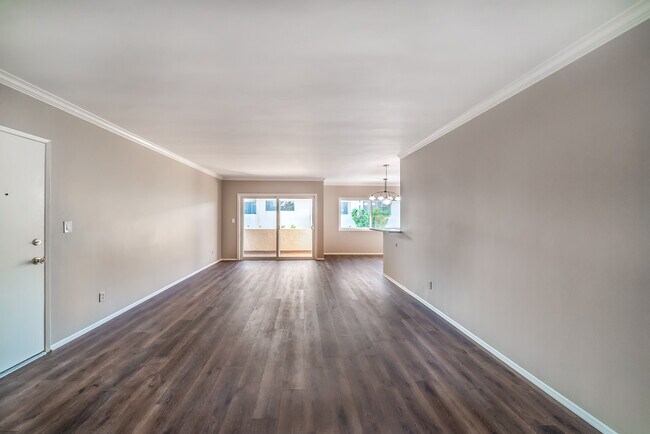 Building Photo - 5328 Newcastle Ave