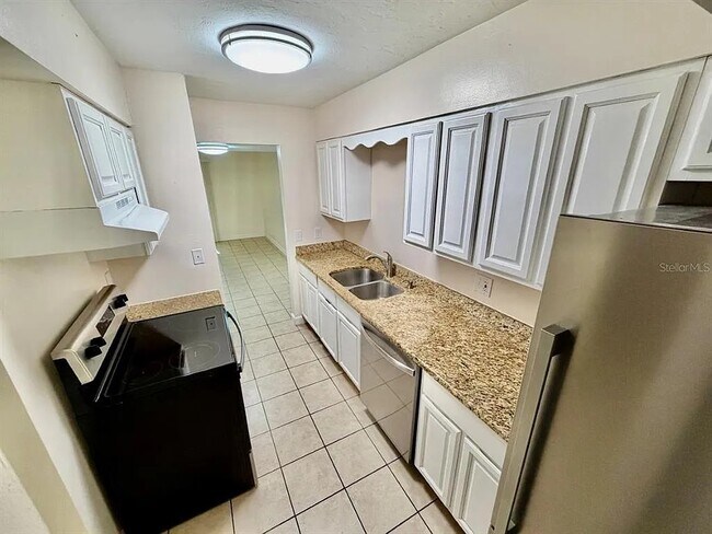 Building Photo - 7209 SW 45th Pl