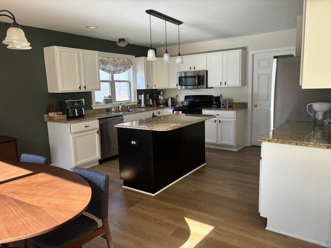 Building Photo - 603 E Castlebury Cir