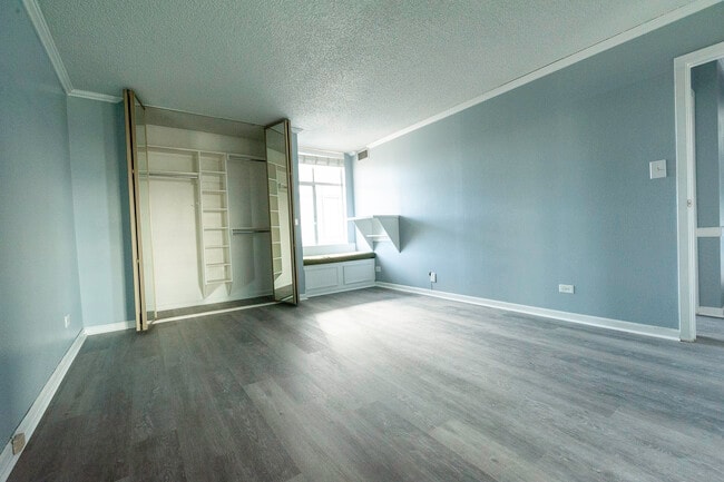 Building Photo - 1313 N Williams St