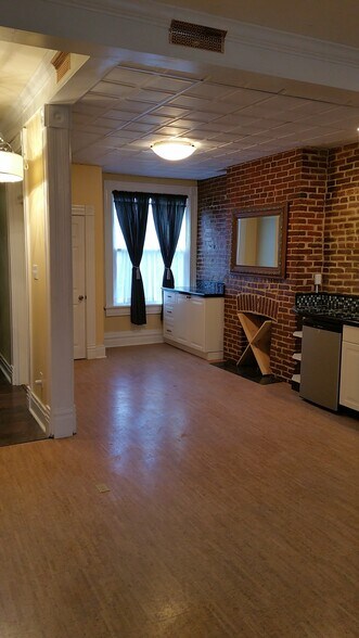 Building Photo - 212 Lehigh Ave