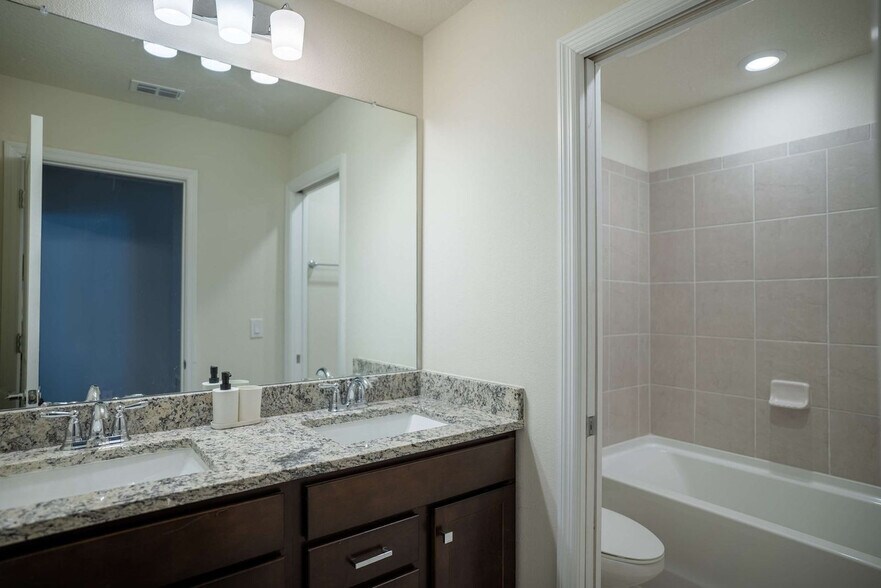 Building Photo - 16372 St Kitts Cir