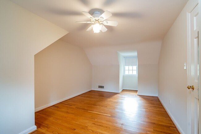 Building Photo - MUST SEE! Cozy Corner Cape in Chevy Chase is Move-in Ready!
