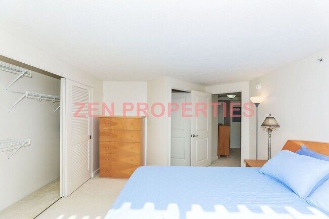 Building Photo - Fully furnished 2 bdrm / 2 bath / 1 parking unit at The Windsor Waikiki