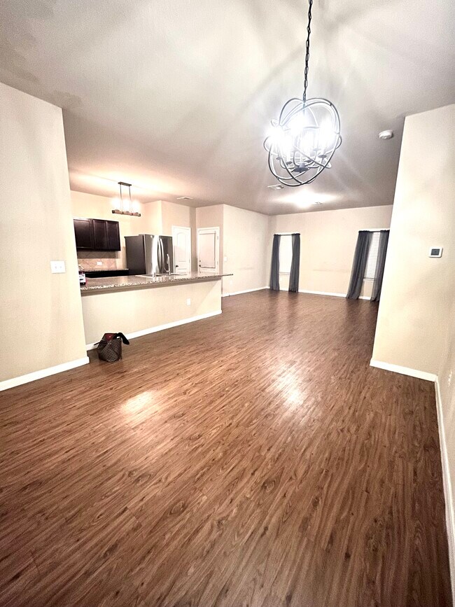 Building Photo - 15209 Bullbrier Rd