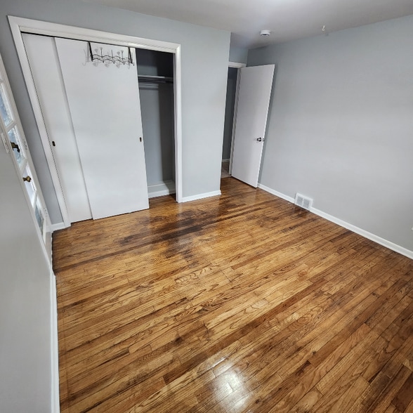 Building Photo - 4818 E 86th St