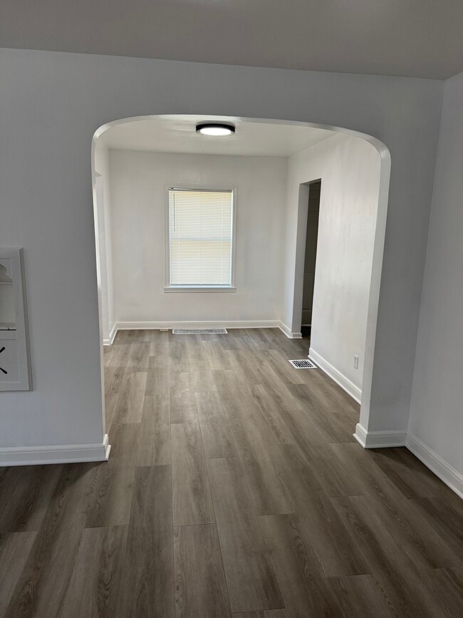 Building Photo - 1596 S Champion Ave