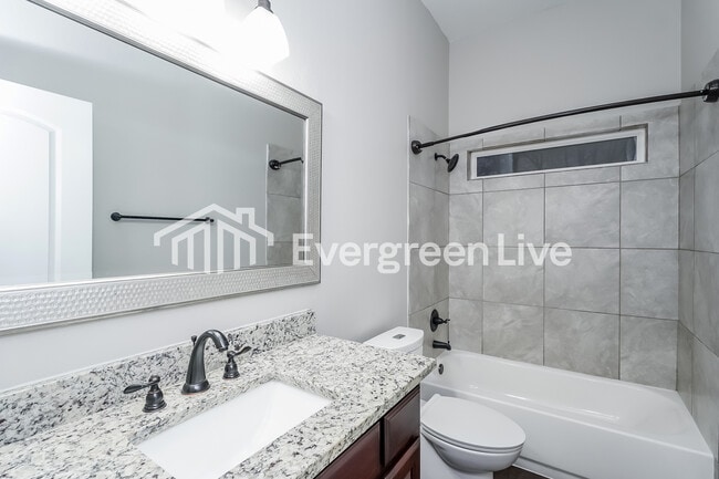 Building Photo - 612 E Parks Ave