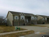 Building Photo - 2 Bed, 2 Bath Platte City Duplex with 2 ca...