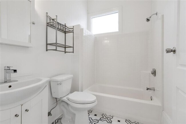 Building Photo - 1625 Second Street Unit 2