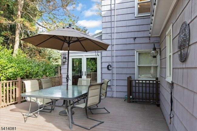 Building Photo - 460 Grove St