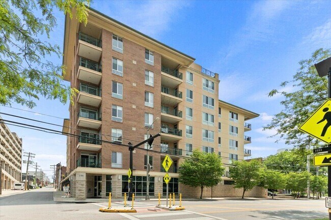 Building Photo - 196 S Grant Ave