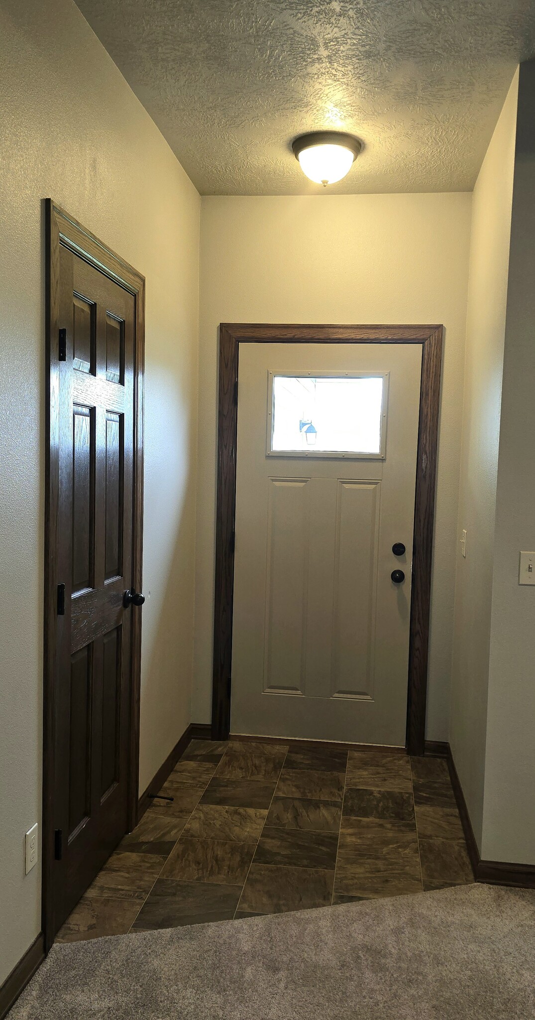 Main entryway with coat closet - 3509 E Bison Trl