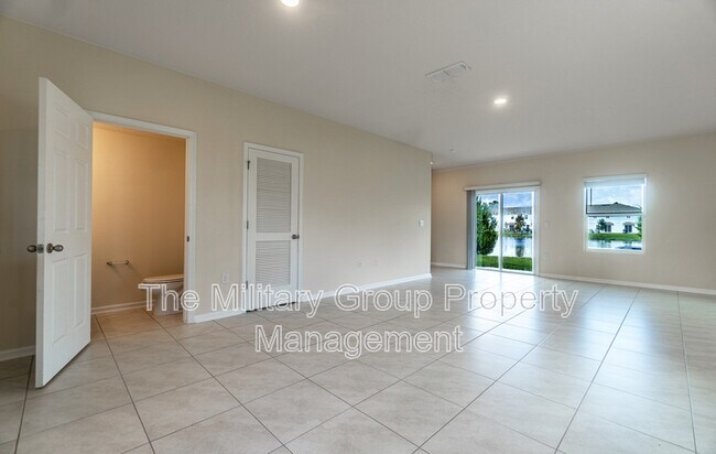 Building Photo - 958 Observatory Pkwy