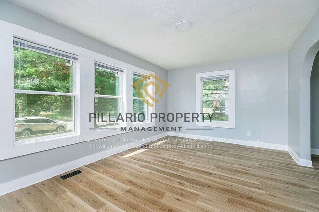 Building Photo - Cozy 3 Bedroom, 1 Bathroom Home Available ...