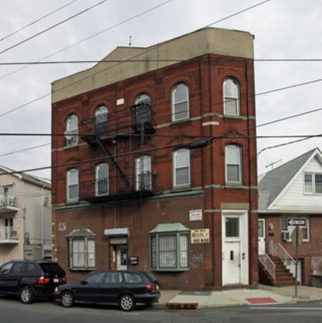 Primary Photo - 264 Old Bergen Rd