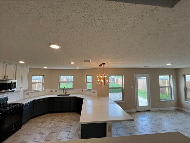 Building Photo - 2514 Hawthorn Park Ct