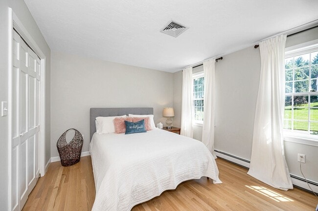 Building Photo - 4 Nashoba Dr