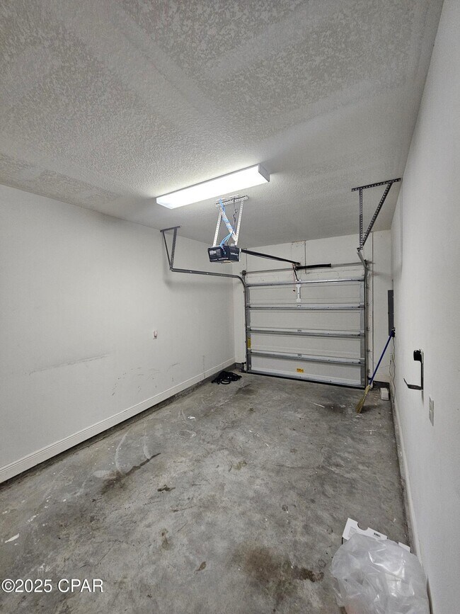 Building Photo - 5804 Callaway Cir