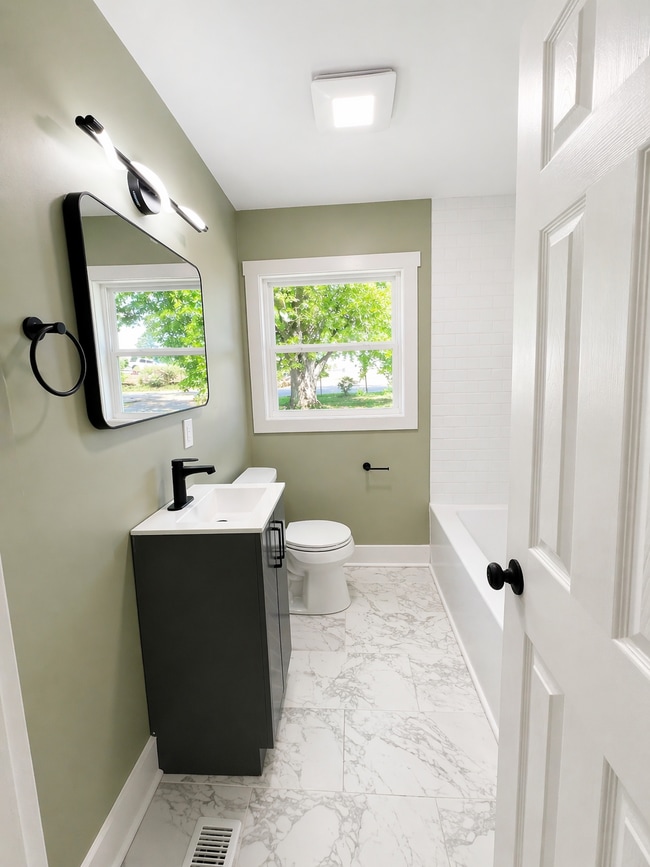 Building Photo - 5201 Tanner St