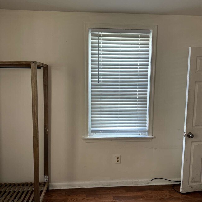 Building Photo - 129-1/2 E Cleveland Ave