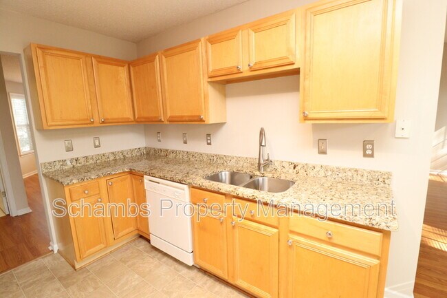 Building Photo - 305 Firefly Rd