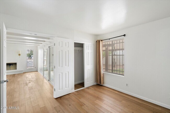 Building Photo - 5520 N 77th Pl